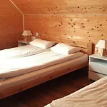 Omszale Glazy Dom I Na Wylacznosc Przy Szlakach Karkonoszy *