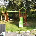 Omszale Glazy Dom I Na Wylacznosc Przy Szlakach Karkonoszy Holiday home Zachelmie (Jelenia Gora)