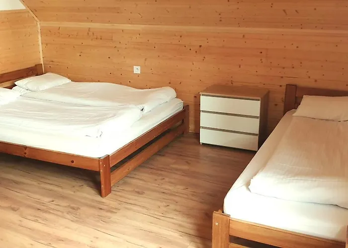 Omszale Glazy Dom I Na Wylacznosc Przy Szlakach Karkonoszy Zachelmie (Jelenia Gora)